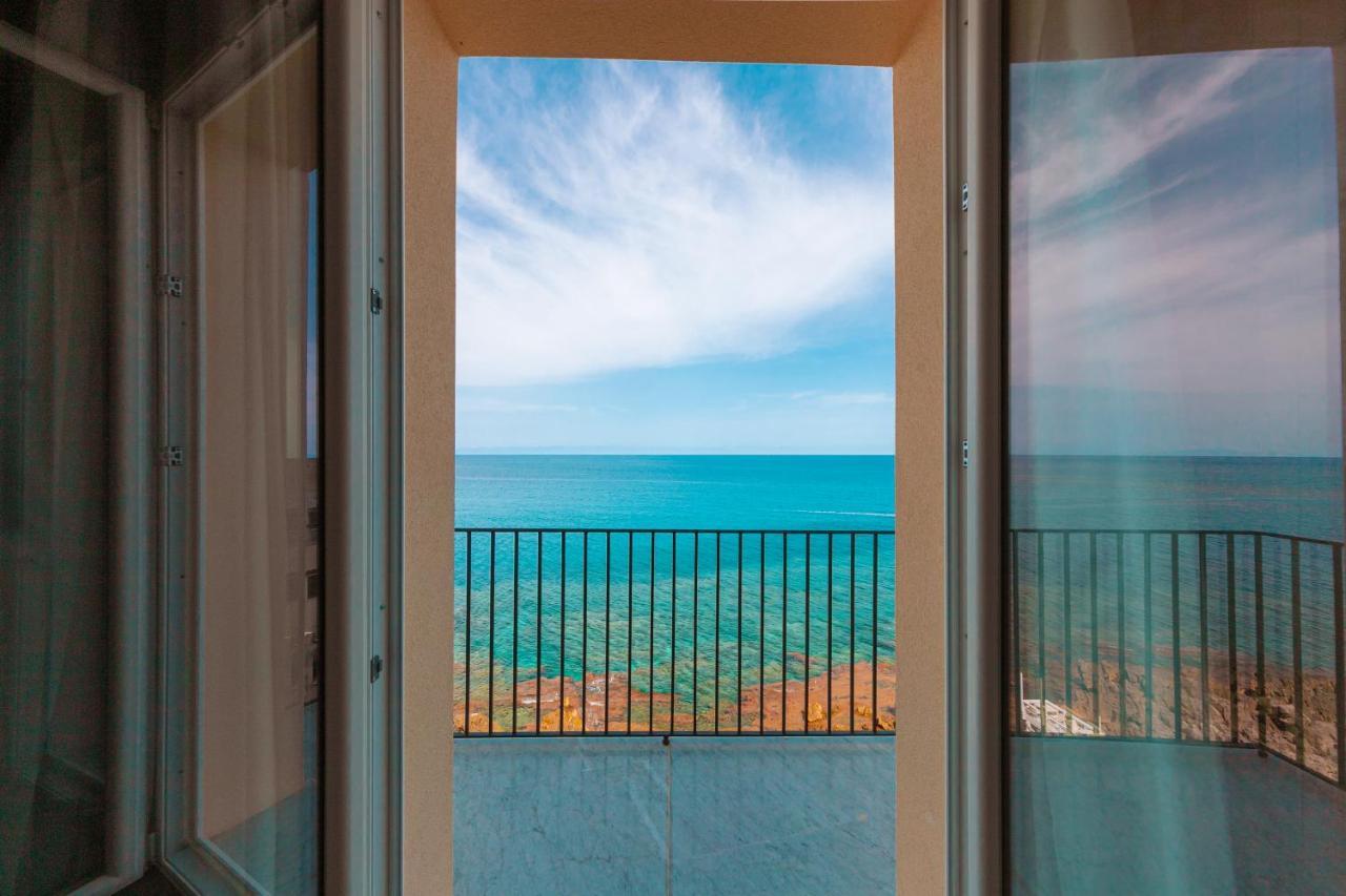 Suite Bordonaro Luxury Apartments Чефалу Экстерьер фото